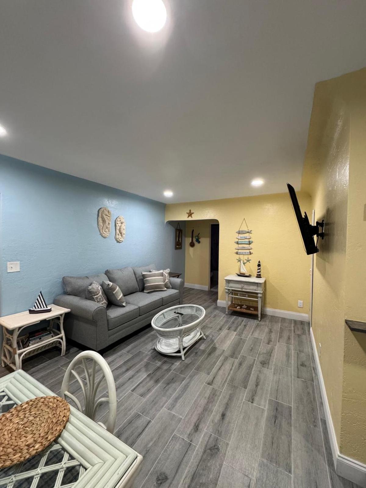 Gorgeous Beach Condo Сейнт Питърсбърг Екстериор снимка